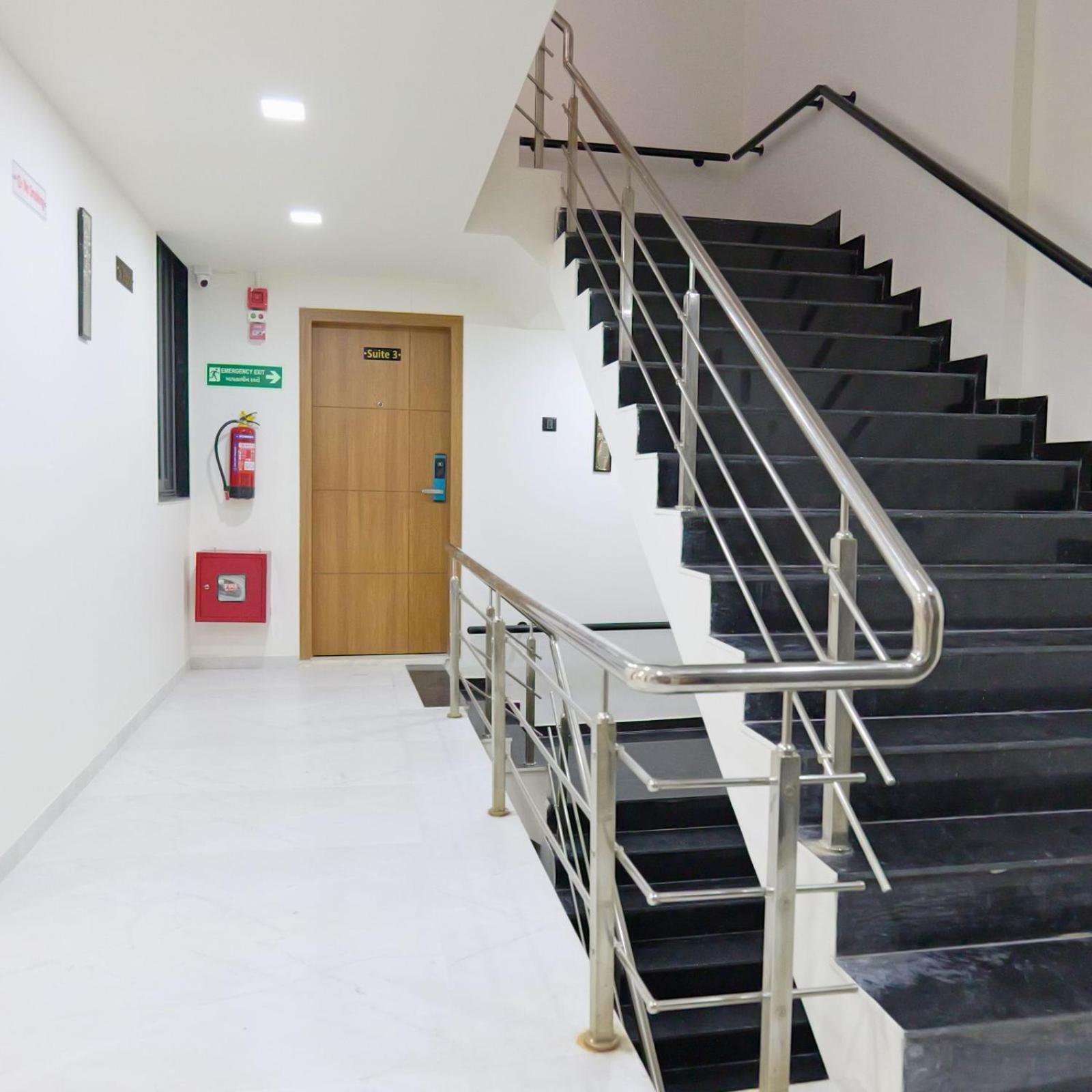 Hotel Royal Elite Rajkot Exterior foto